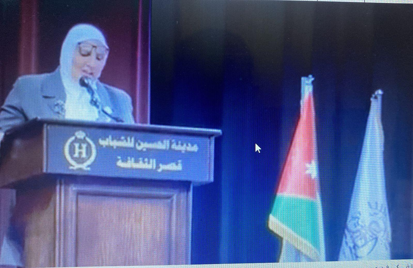 د .هيام رمضان تشهد تخريج الفوج الثاني والثلاثين من طالبات الثانوية العامة بالمدارس العمرية  وتشيد بتميزهن