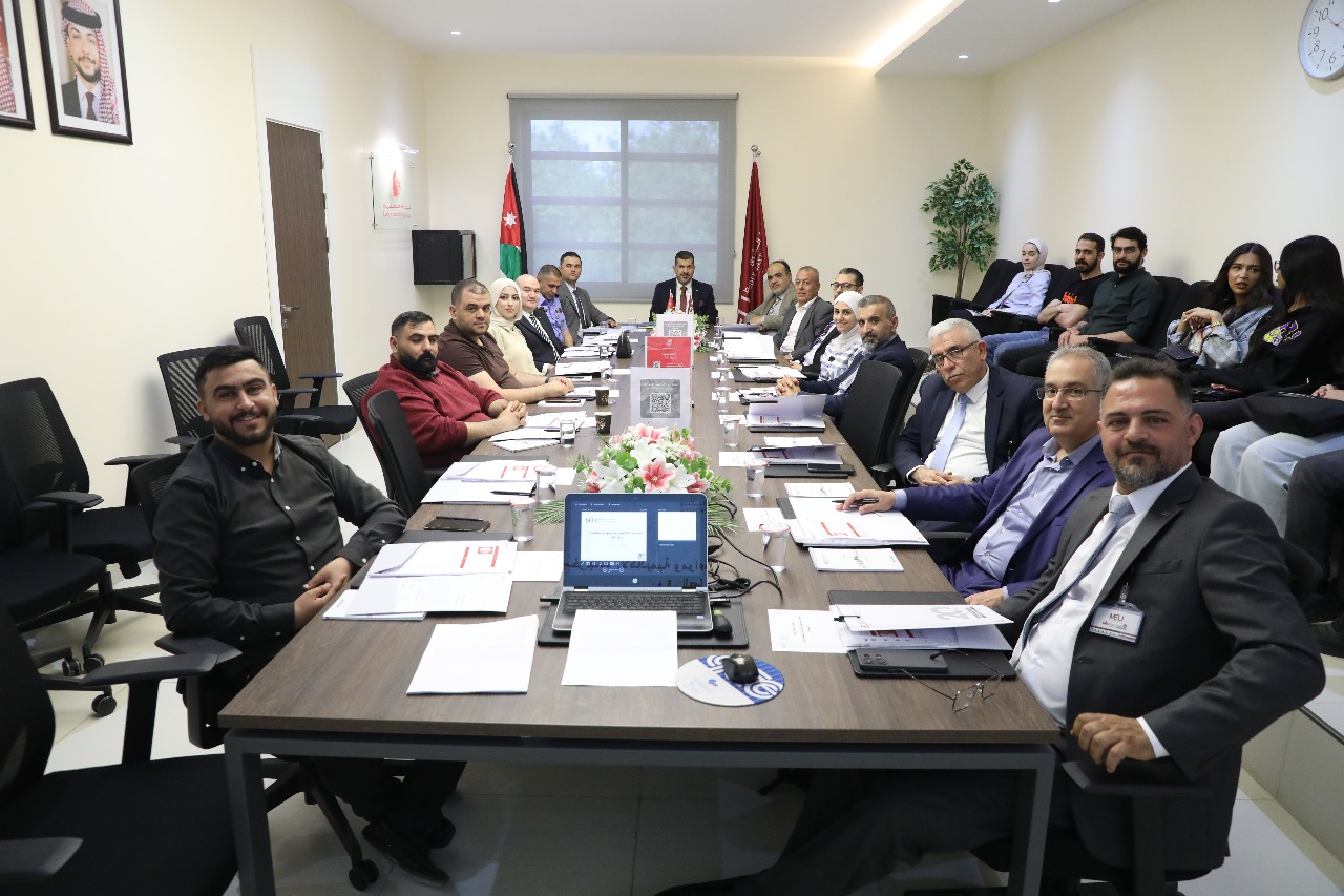 خبراء وأرباب عمل يضعون توصيات لتطوير مخرجات التعليم في تكنولوجيا معلومات الشرق الأوسط