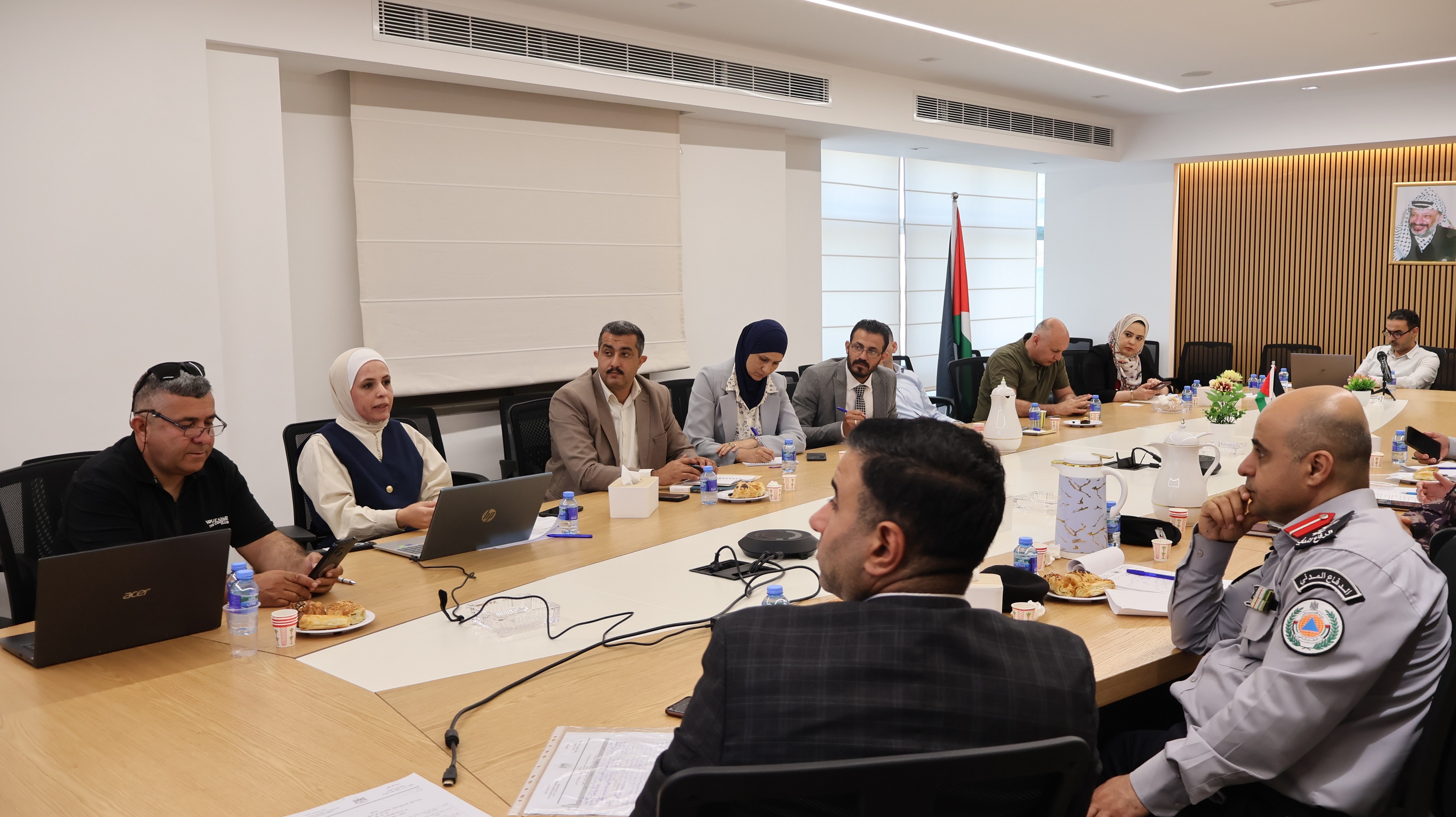  سلطة جودة البيئة و الدفاع المدني ينظمان ورشة تخصصية   لتعزيز التنسيق المشترك لمواجهة الطوارئ البيئية