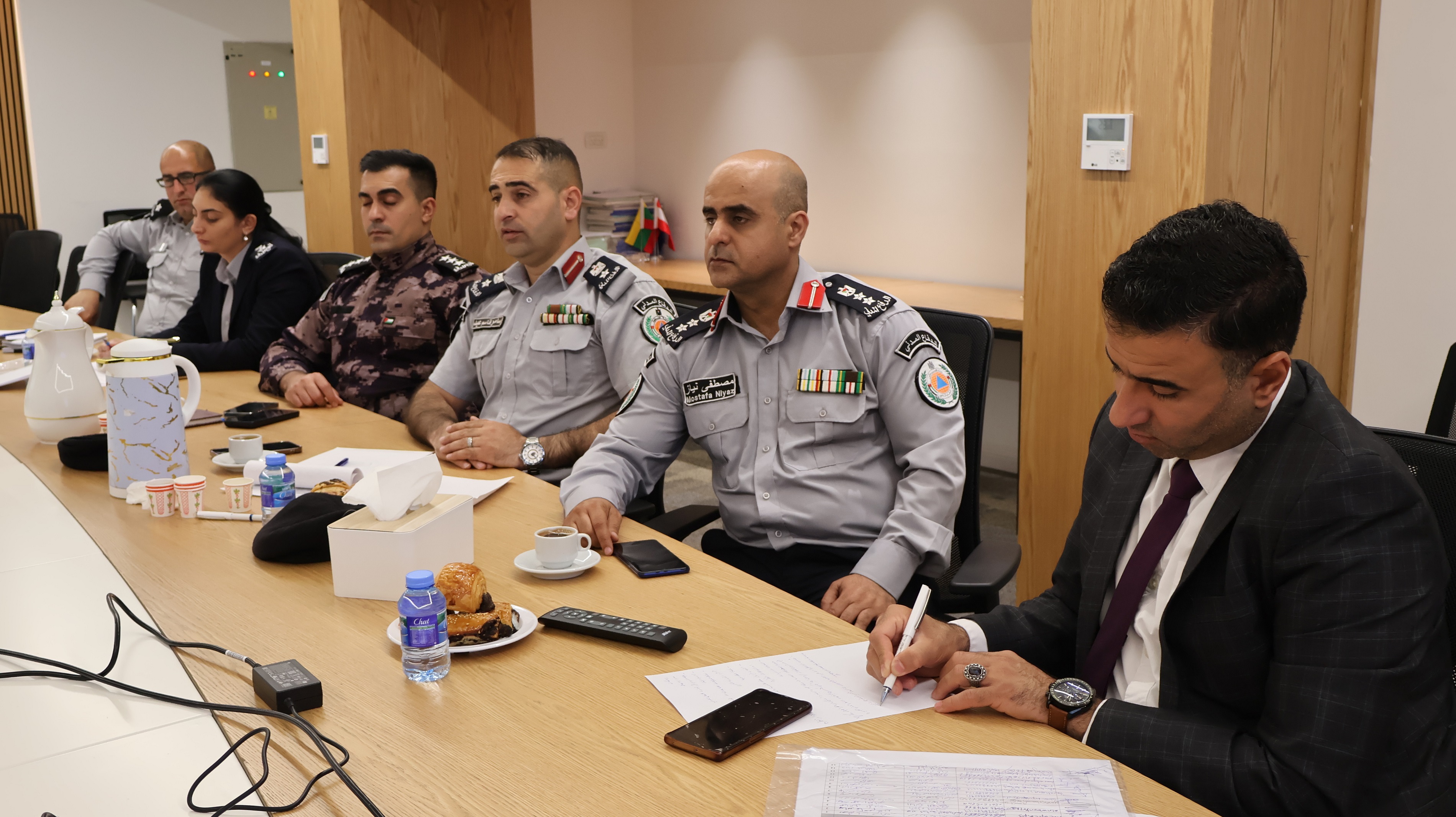  سلطة جودة البيئة و الدفاع المدني ينظمان ورشة تخصصية   لتعزيز التنسيق المشترك لمواجهة الطوارئ البيئية