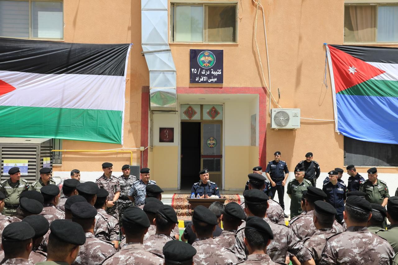 مدير الأمن العام يزور كتيبة الدرك 25  الرويشد ويؤكد : حربنا ضد المخدرات مستمرة بكل قوة وحزم
