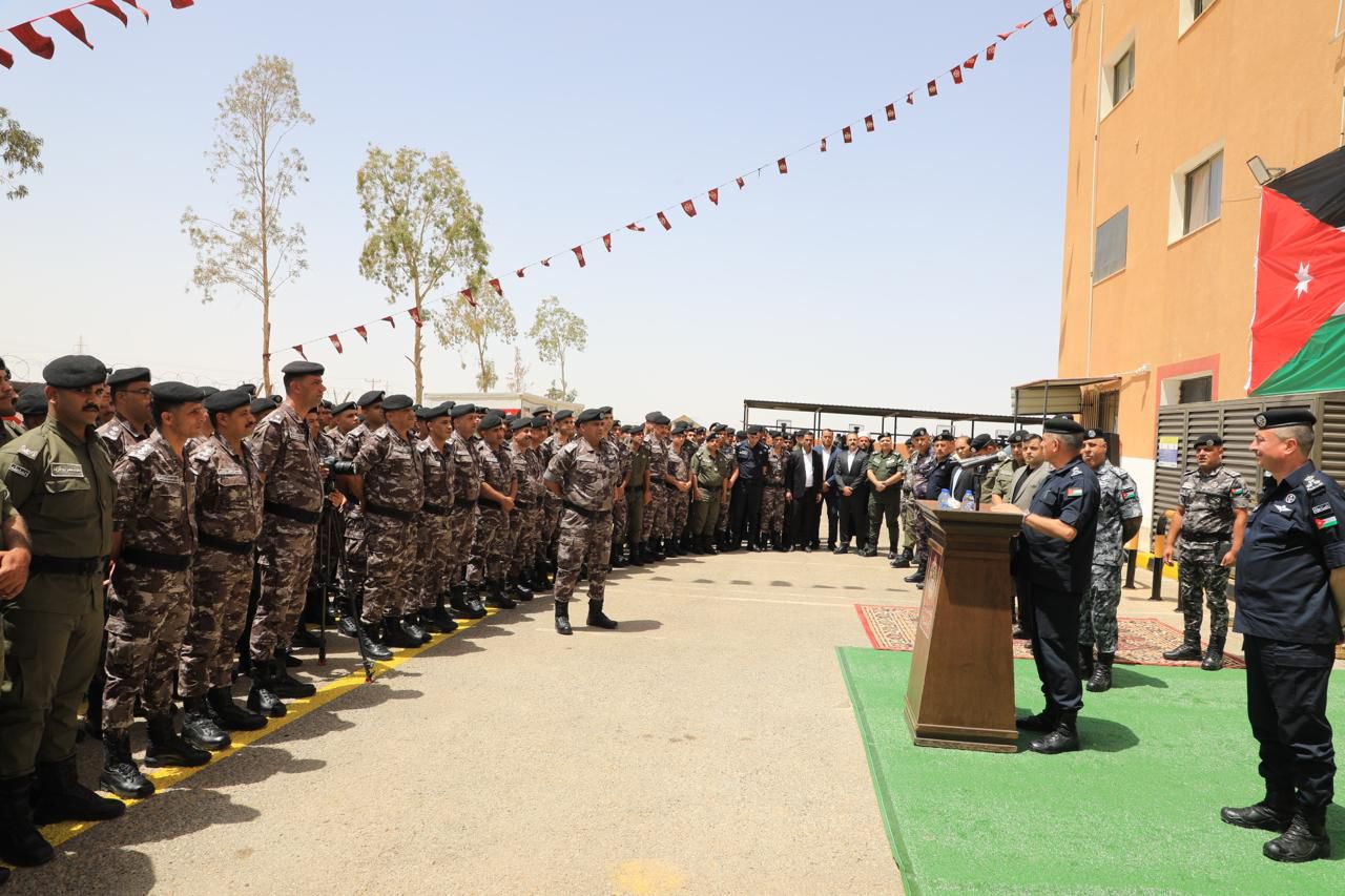 مدير الأمن العام يزور كتيبة الدرك 25 / الرويشد ويؤكد : حربنا ضد المخدرات مستمرة بكل قوة وحزم 