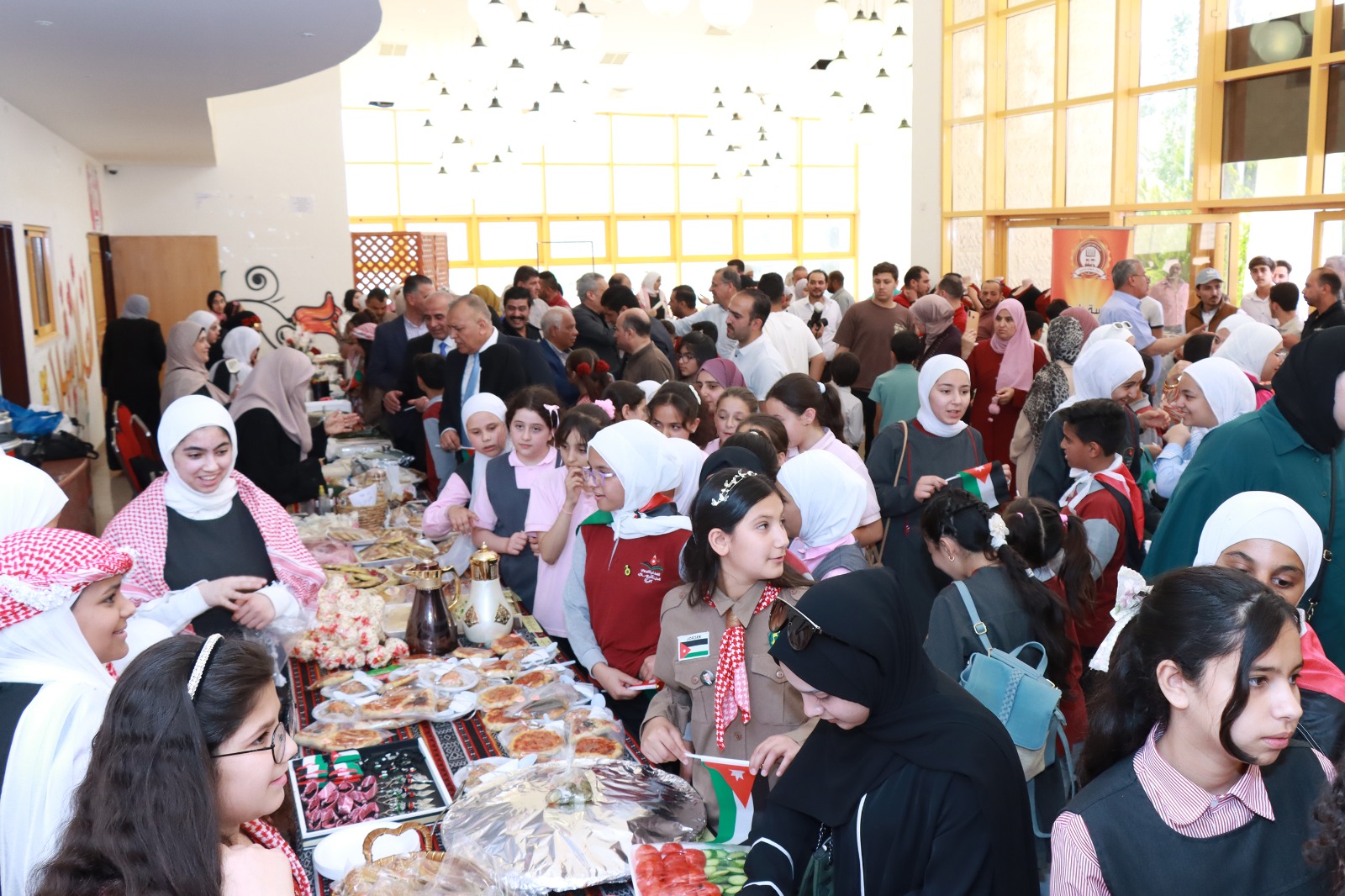 جامعة الحسين بن طلال تحتفل بعيد الاستقلال التاسع والسبعين للمملكة الأردنية الهاشمية.