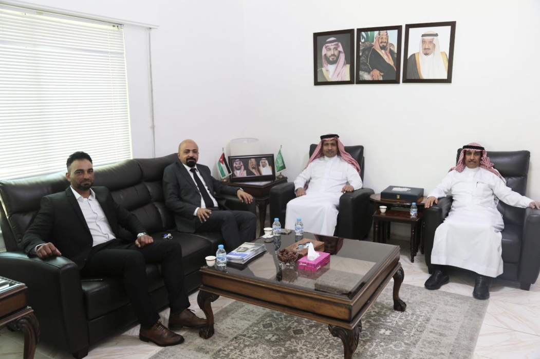 القائم بأعمال الملحقية الثقافية السعودية يستقبل عميد الكلية الجامعية الوطنية  للتكنولوجيا