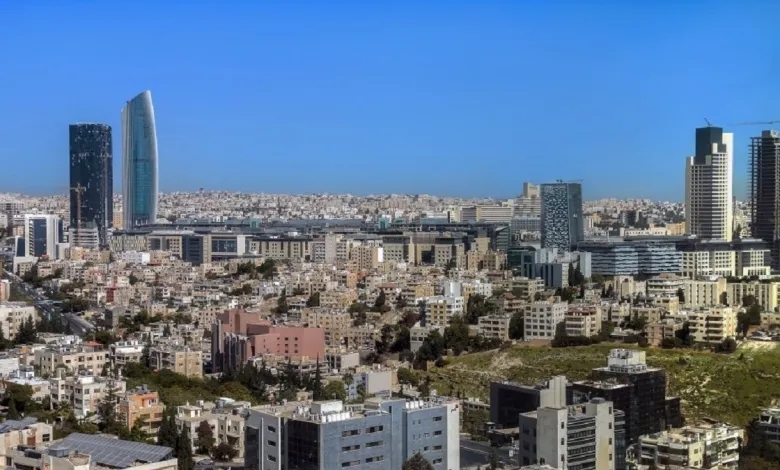 انخفاض ملموس على درجات الحرارة اليوم وطقس معتدل حتى الجمعة