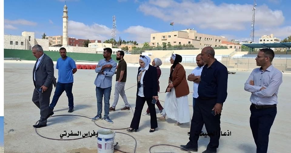 الشخاترة تزور ملعب عماد الدين زنكي بزيارة مفاجئة للوقوف على سير العمل في الملعب..