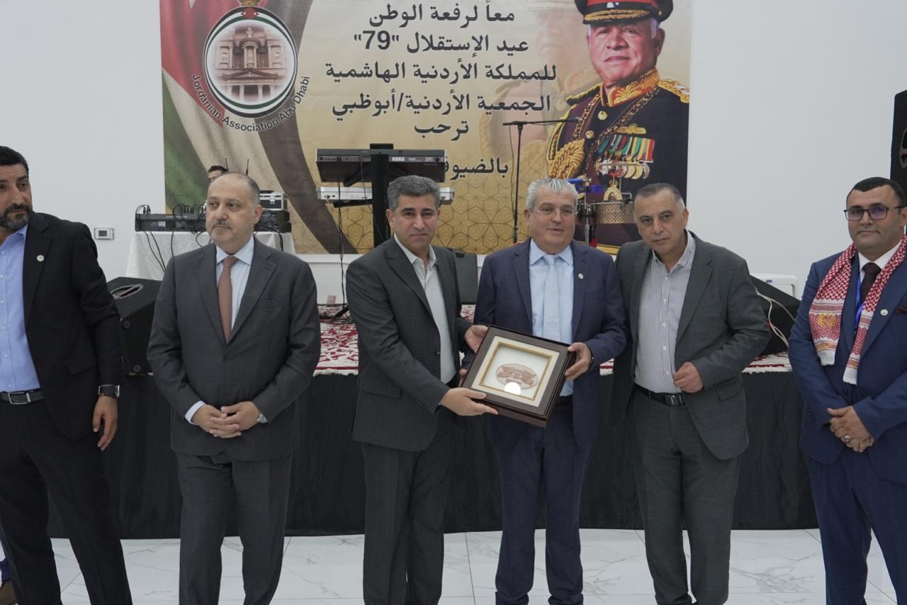 الجالية الأردنية في أبوظبي تحتفل بعيد الاستقلال الـ79 بحفل مهيب برعاية السفير نصار الحباشنة