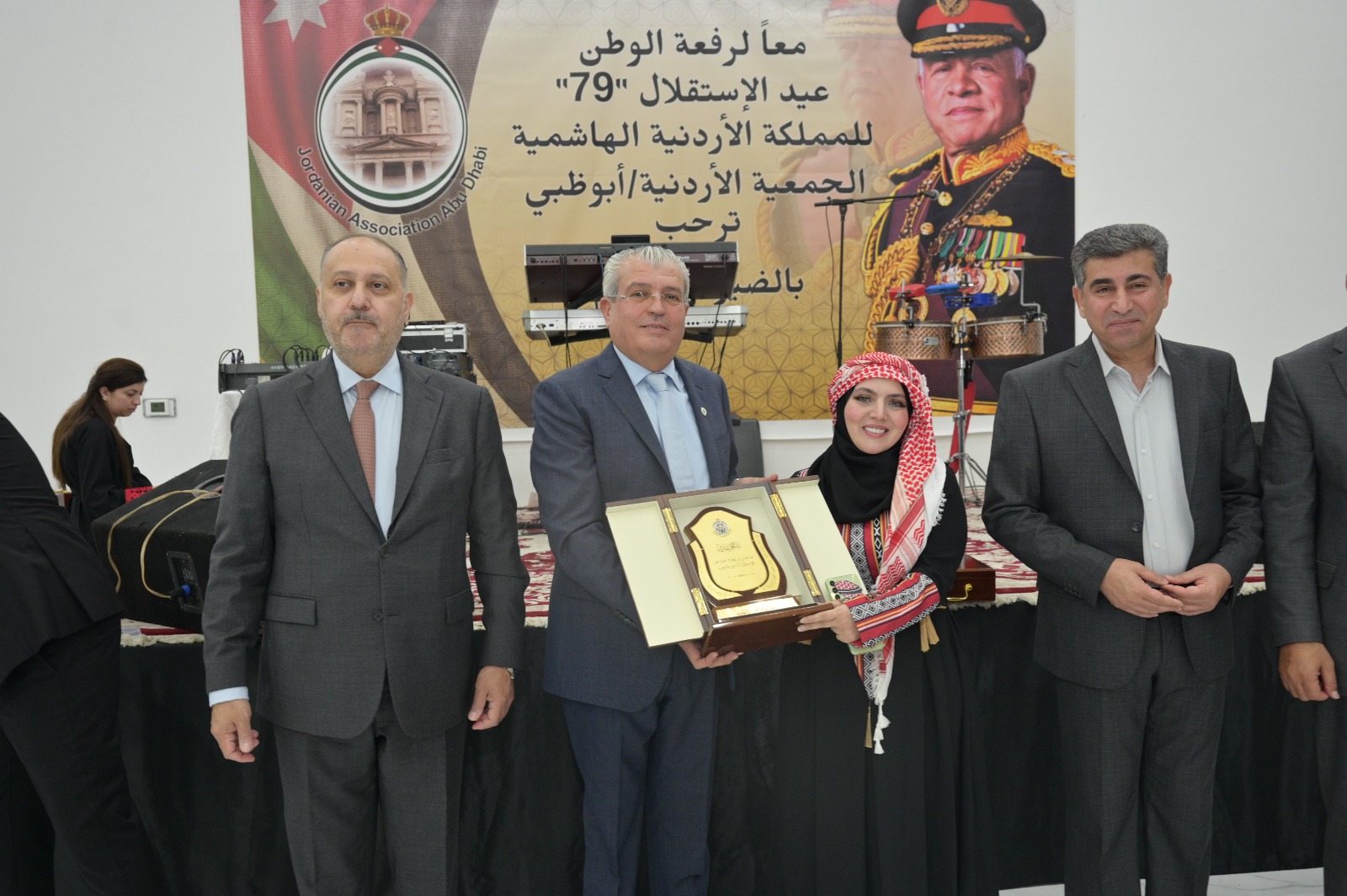 الجالية الأردنية في أبوظبي تحتفل بعيد الاستقلال الـ79 بحفل مهيب برعاية السفير نصار الحباشنة