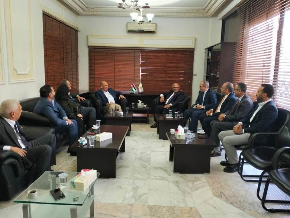 رئيس مجلس إدارة شركة مناجم الفوسفات الأردنية يزور مقر نقابة الصحفيين الأردنيين