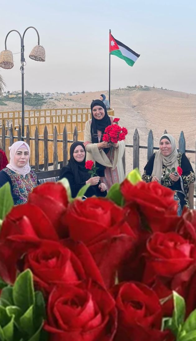 أصايل مادبا.. احتفال نسائي مختلف بعيد الاستقلال في أحضان سد الوالة