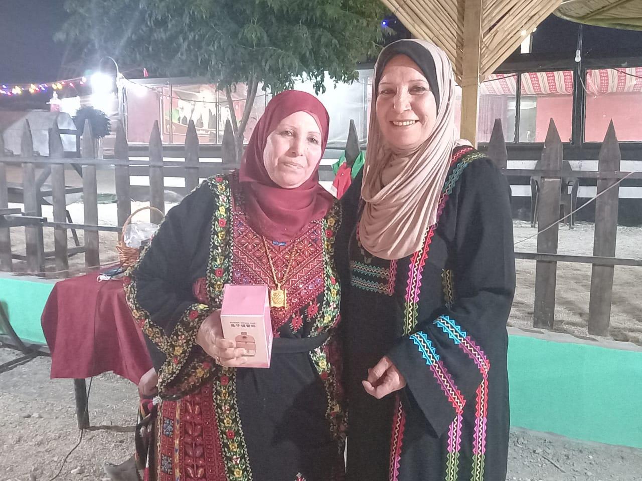 أصايل مادبا.. احتفال نسائي مختلف بعيد الاستقلال في أحضان سد الوالة