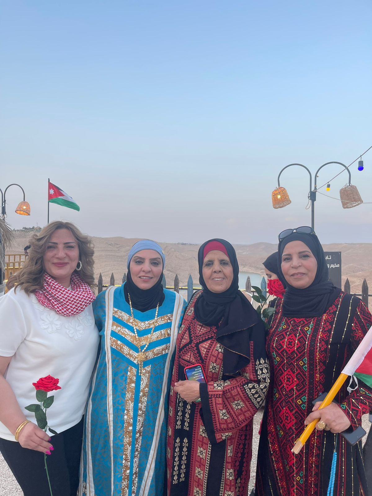 أصايل مادبا.. احتفال نسائي مختلف بعيد الاستقلال في أحضان سد الوالة