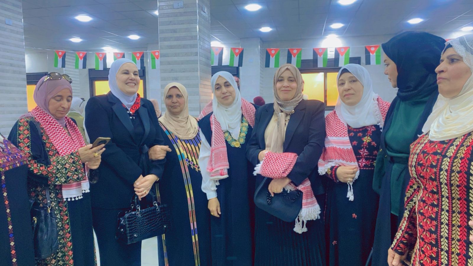 الاستقلال في عيون نشميات الازايدة .... ( تاريخ وحضارة )