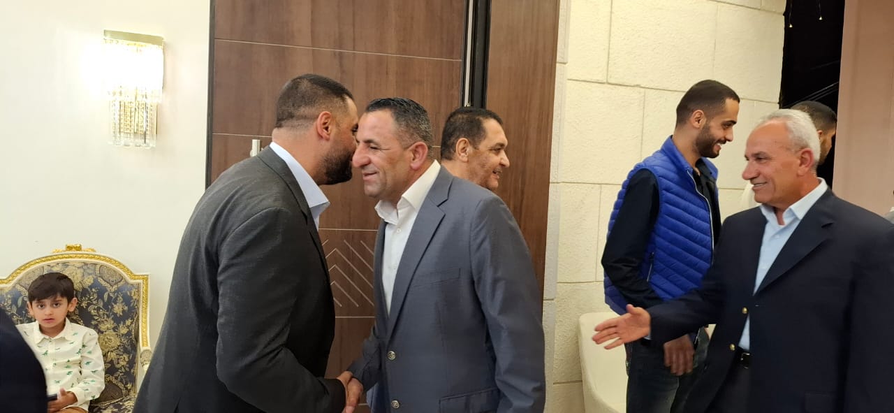 رجل الأعمال مروان سعيد الركيبات يُقيم مأدبة عشاء احتفالًا بقدوم حفيده “شهم” في دابوق