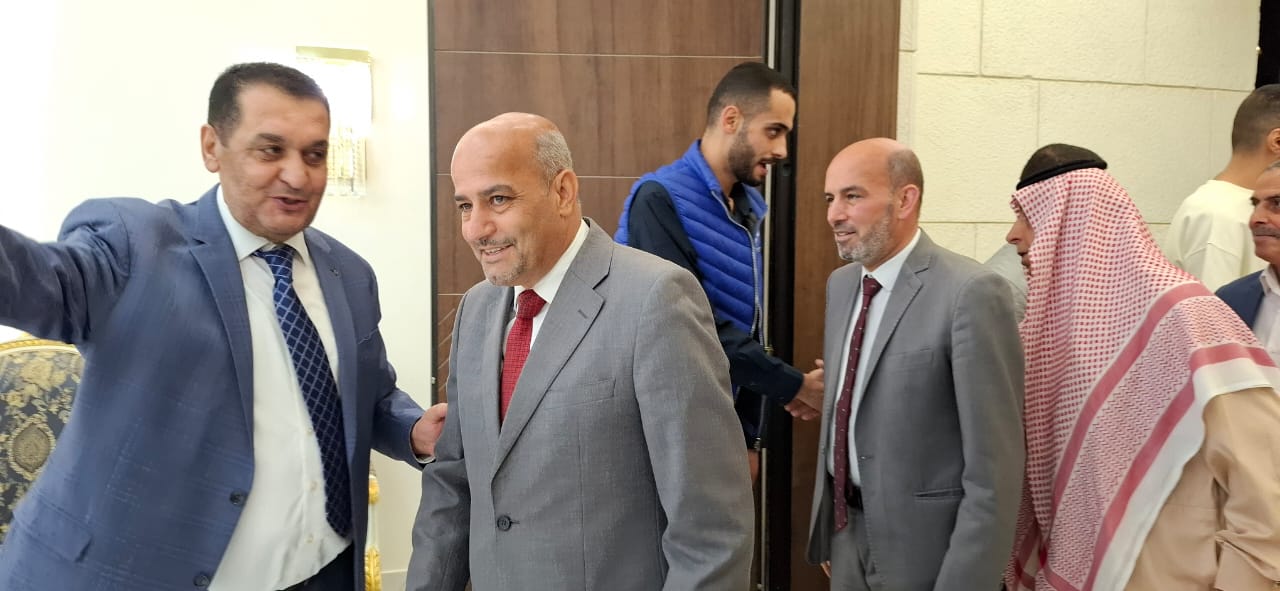 رجل الأعمال مروان سعيد الركيبات يُقيم مأدبة عشاء احتفالًا بقدوم حفيده “شهم” في دابوق