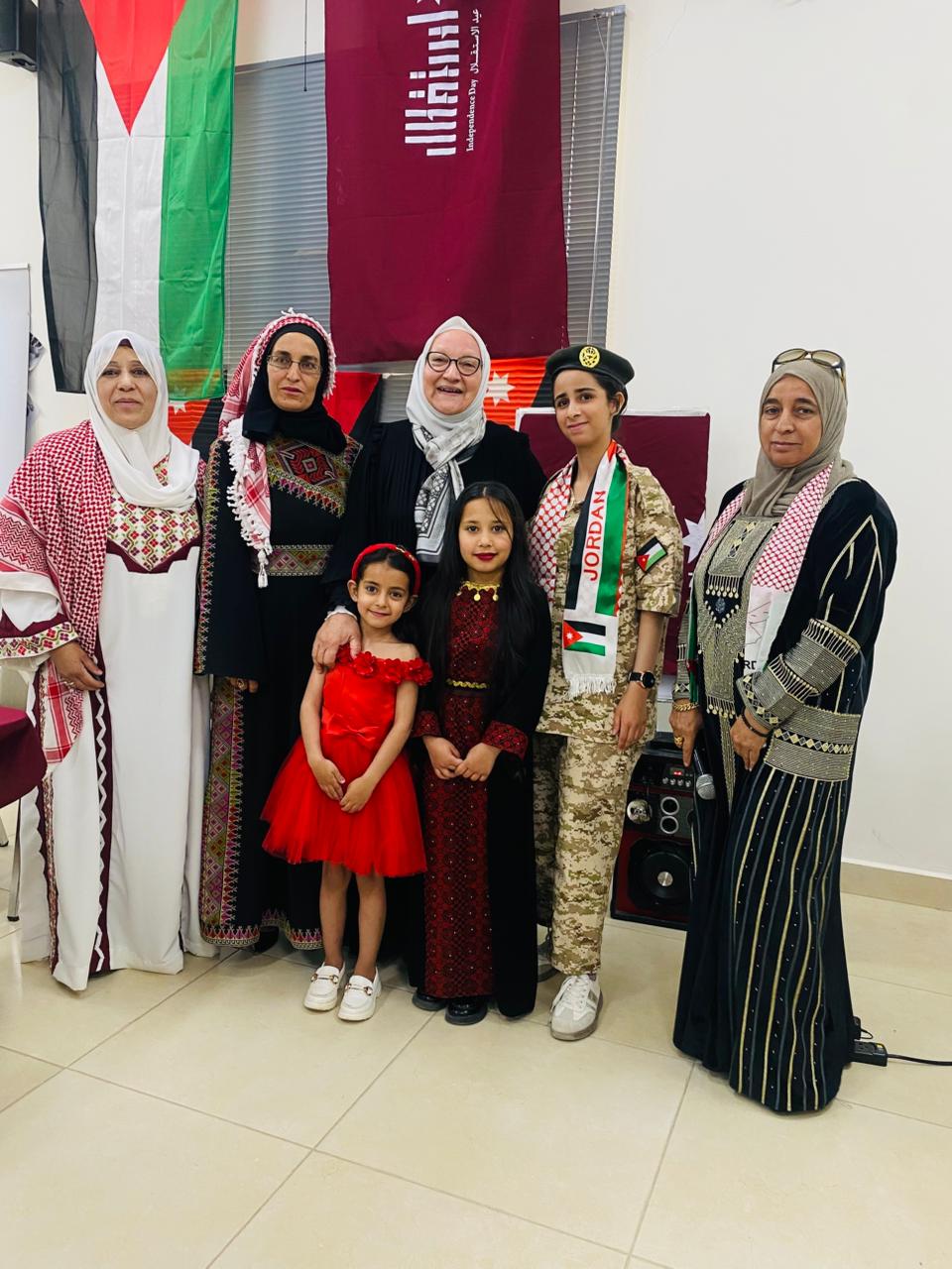 تجمع لجان المرأة وبالتشارك مع الاتحاد النسائي وجمعية اتحاد المرأة الأردنية في مادبا يحتفل بعيد الاستقلال