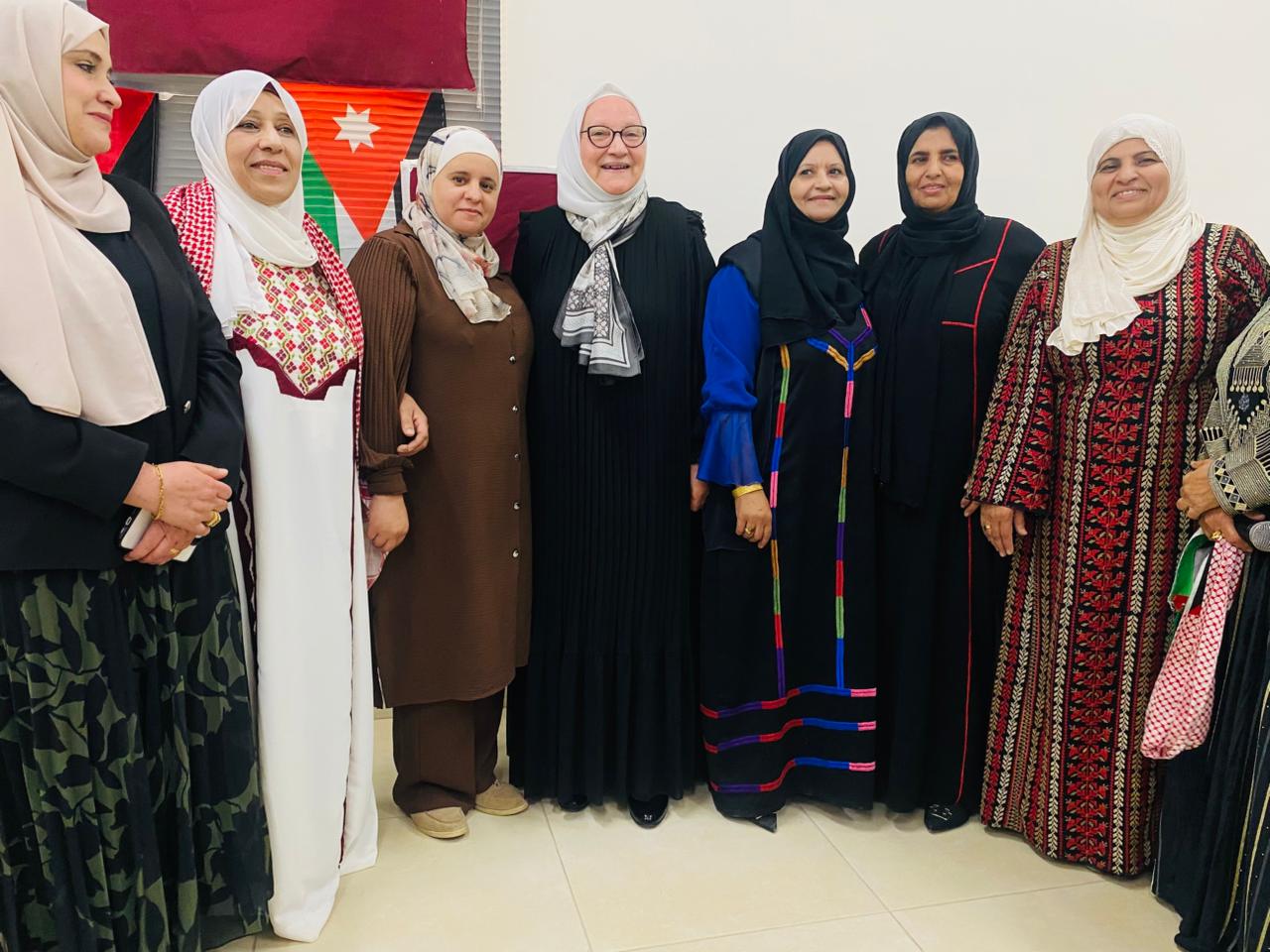 تجمع لجان المرأة وبالتشارك مع الاتحاد النسائي وجمعية اتحاد المرأة الأردنية في مادبا يحتفل بعيد الاستقلال