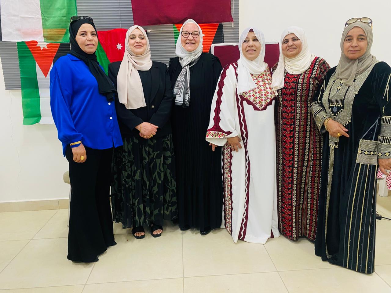تجمع لجان المرأة وبالتشارك مع الاتحاد النسائي وجمعية اتحاد المرأة الأردنية في مادبا يحتفل بعيد الاستقلال