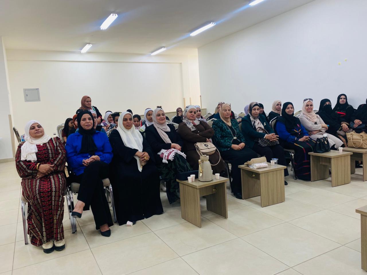 تجمع لجان المرأة وبالتشارك مع الاتحاد النسائي وجمعية اتحاد المرأة الأردنية في مادبا يحتفل بعيد الاستقلال