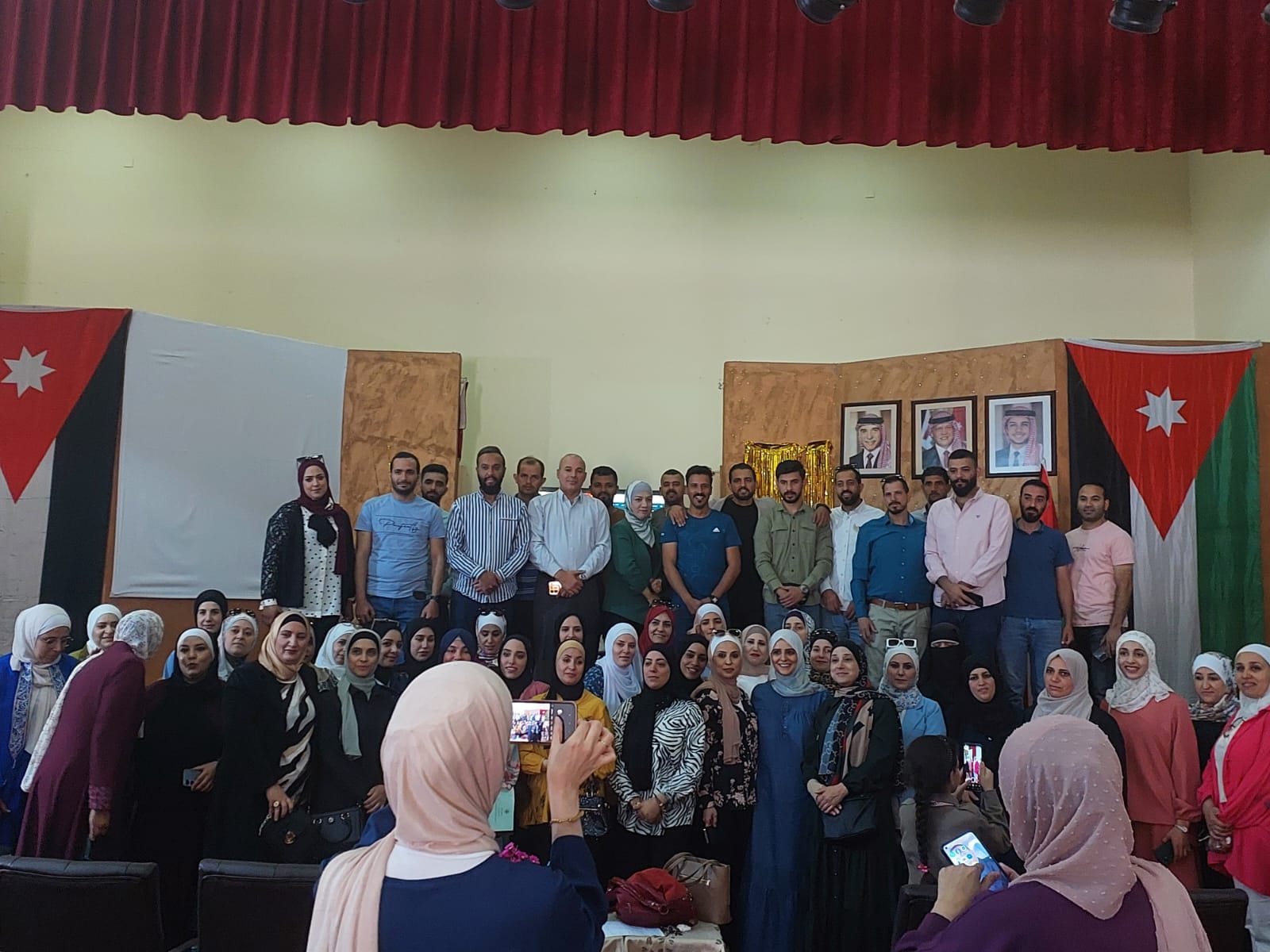 لقاء تعريفي بجائزة الحسين للعمل التطوعي في العاصمة بمشاركة 100 معلم ومعلمة