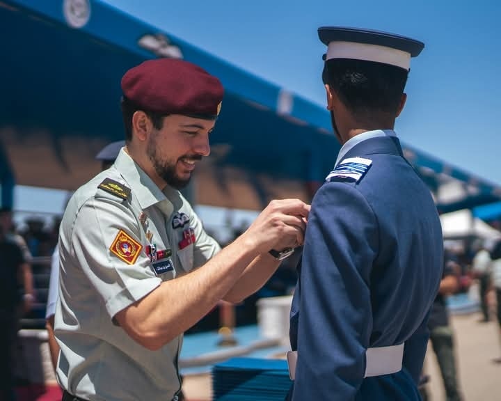 مندوبا عن الملك.. ولي العهد يرعى حفل تخريج دورة مرشحي الطيران