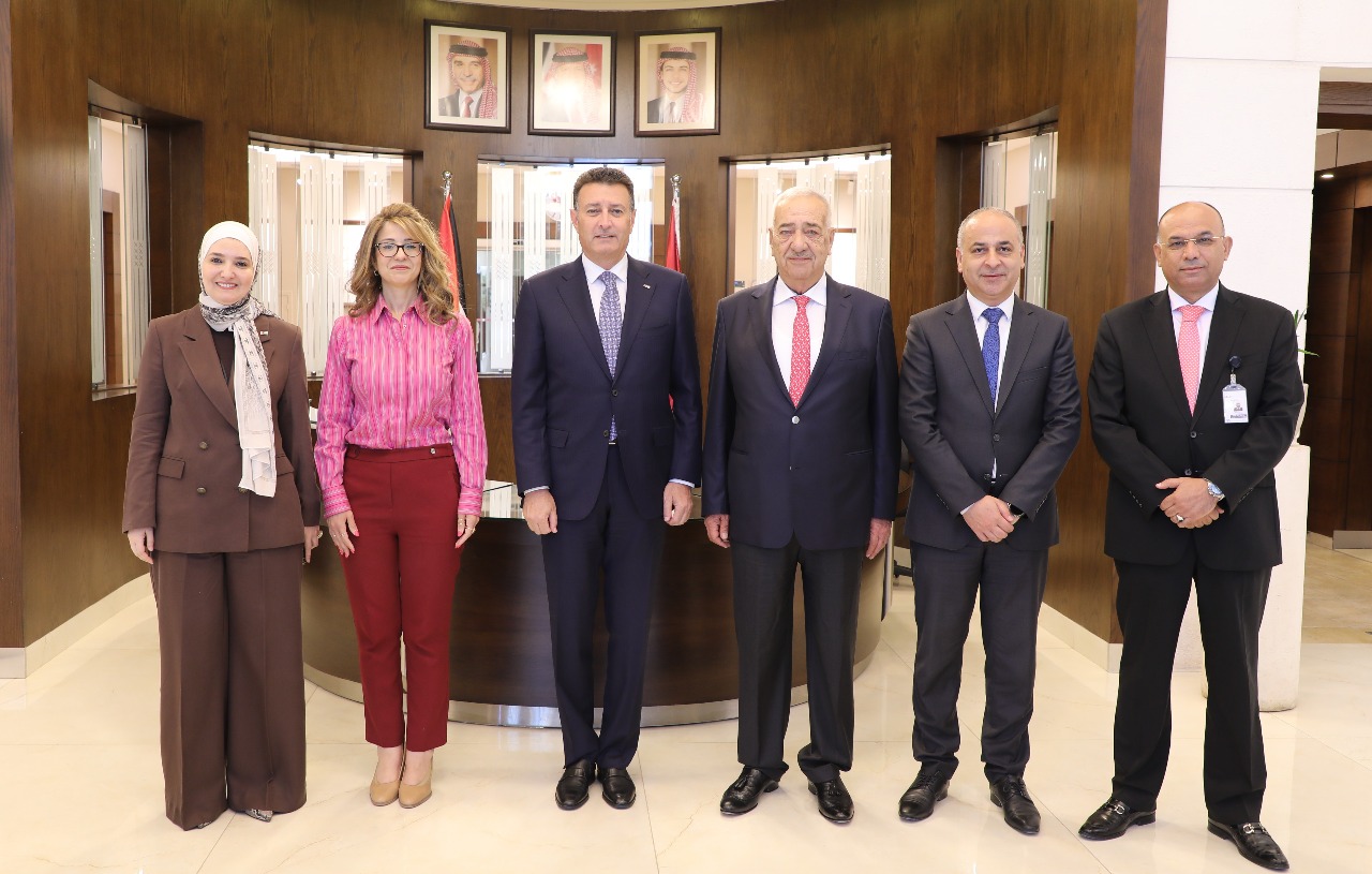 الصفدي من الشرق الأوسط يدعو إلى خلوة لرؤساء البرلمانات والاتحادات الطلابية كمبادرة يتبناها مجلس النواب