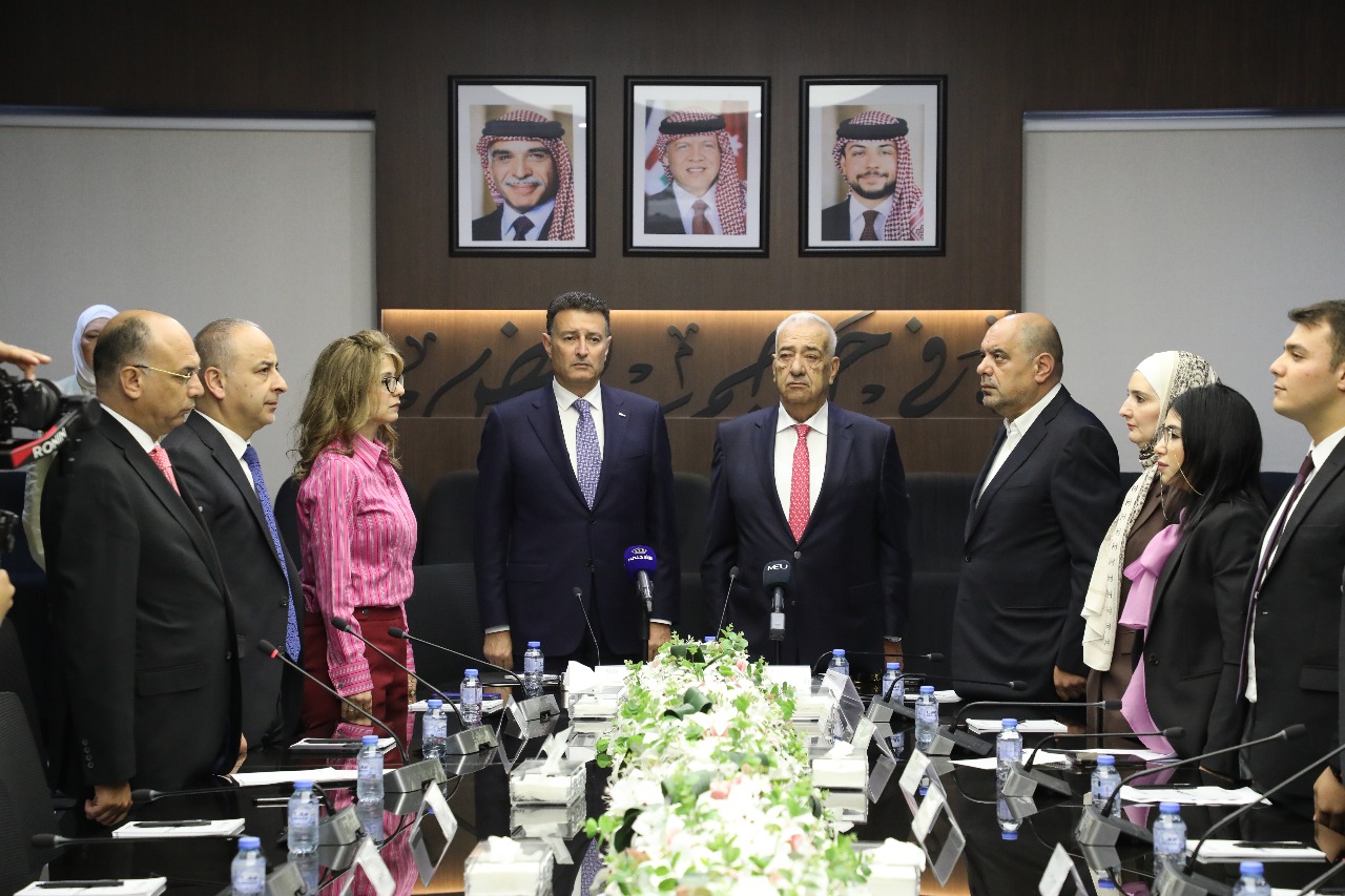 الصفدي من الشرق الأوسط يدعو إلى خلوة لرؤساء البرلمانات والاتحادات الطلابية كمبادرة يتبناها مجلس النواب