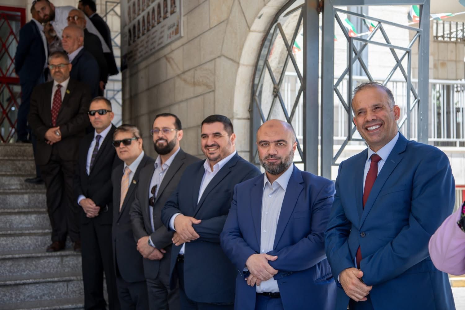 المدارس العمرية تحتفل بعيد الاستقلال برعاية عطوفة متصرف لواء الجامعة رامي البدر