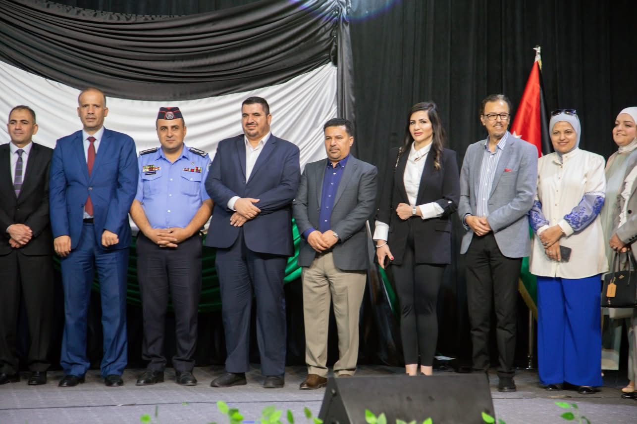 المدارس العمرية تحتفل بعيد الاستقلال برعاية عطوفة متصرف لواء الجامعة رامي البدر