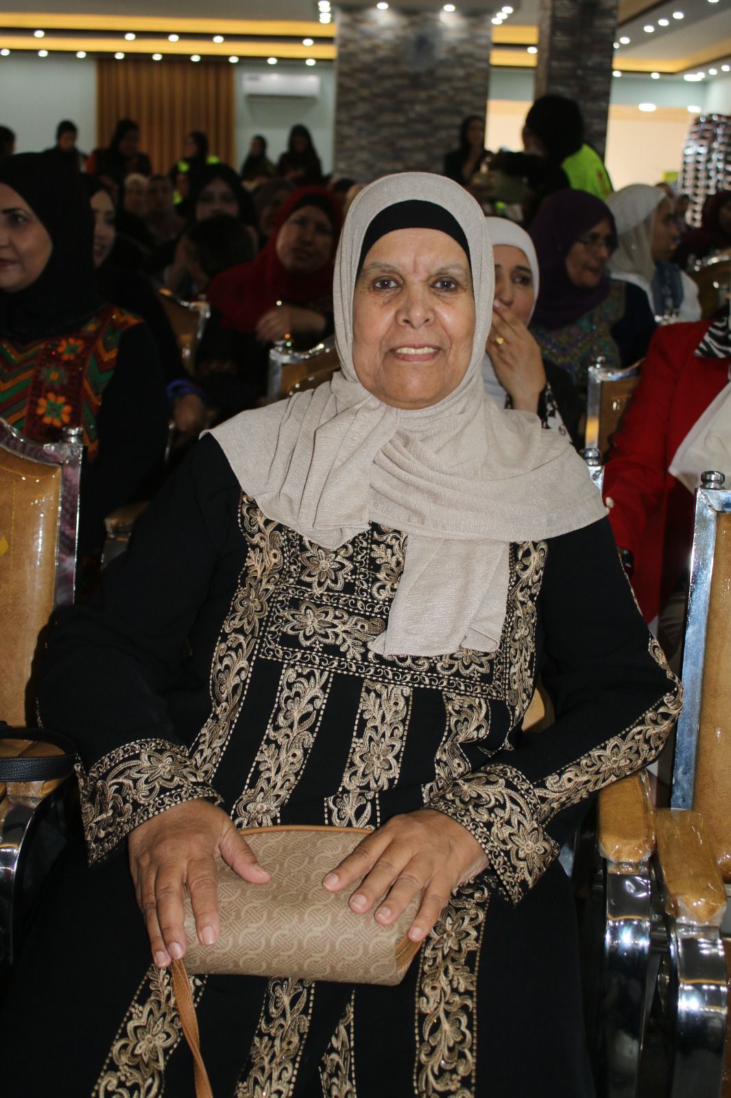 نشميات ماعين يحتفلن بعيد الاستقلال والأعياد الوطنية برعاية أهالي الشهداء
