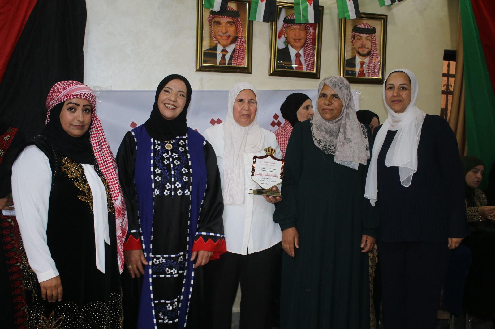 نشميات ماعين يحتفلن بعيد الاستقلال والأعياد الوطنية برعاية أهالي الشهداء