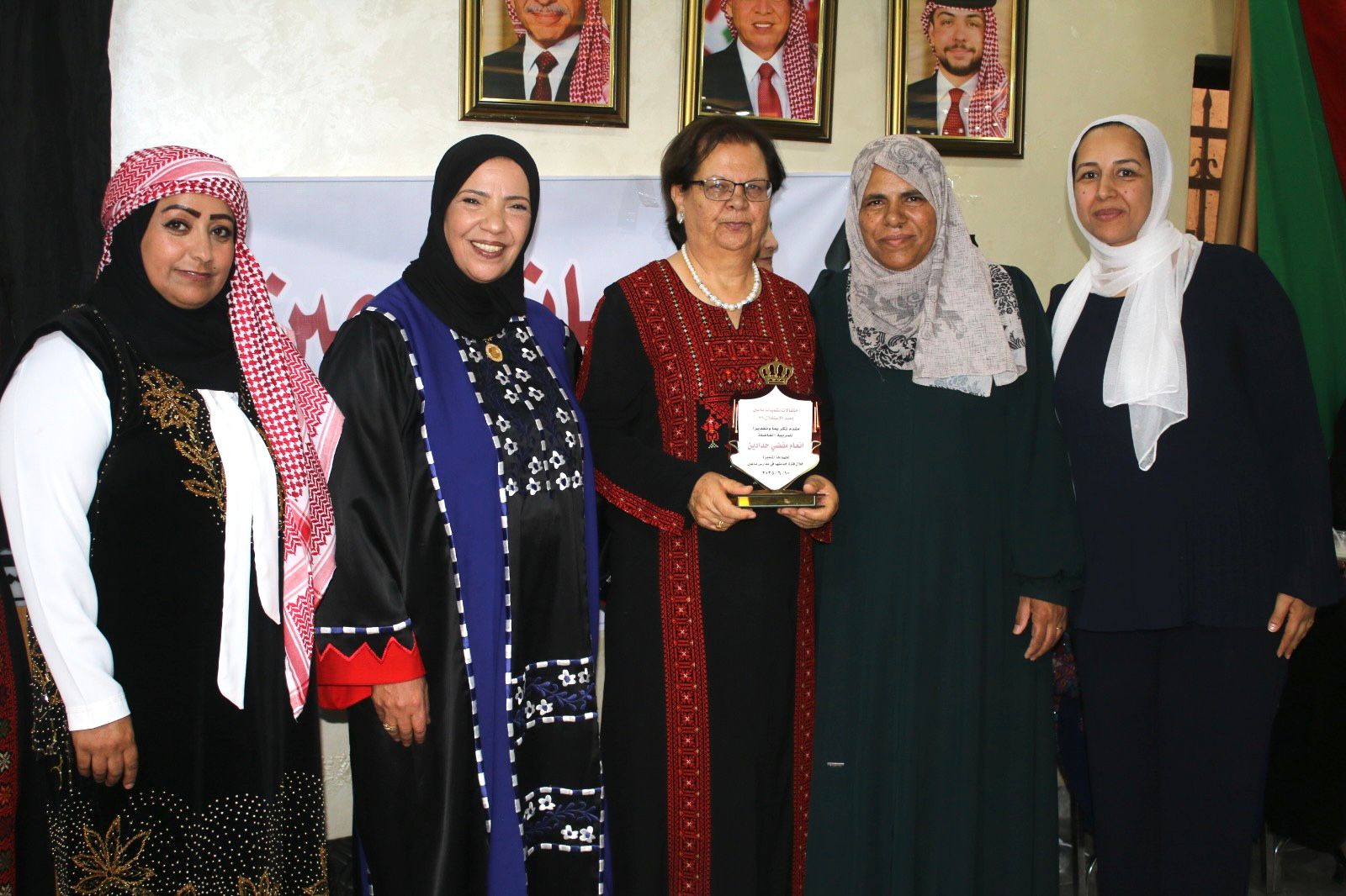 نشميات ماعين يحتفلن بعيد الاستقلال والأعياد الوطنية برعاية أهالي الشهداء