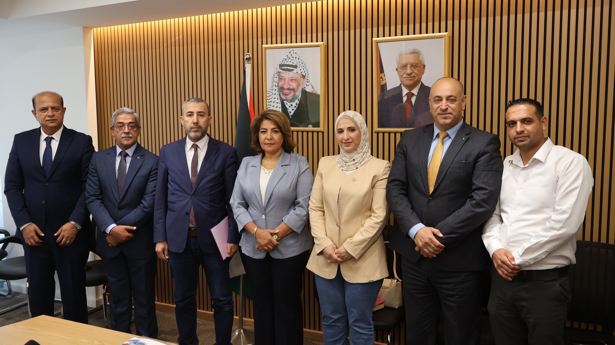 د. التميمي تلتقي لجنة العلاقات العامة والإعلام في المحافظات وتبحث سبل تعزيز التوعية الإعلامية البيئية