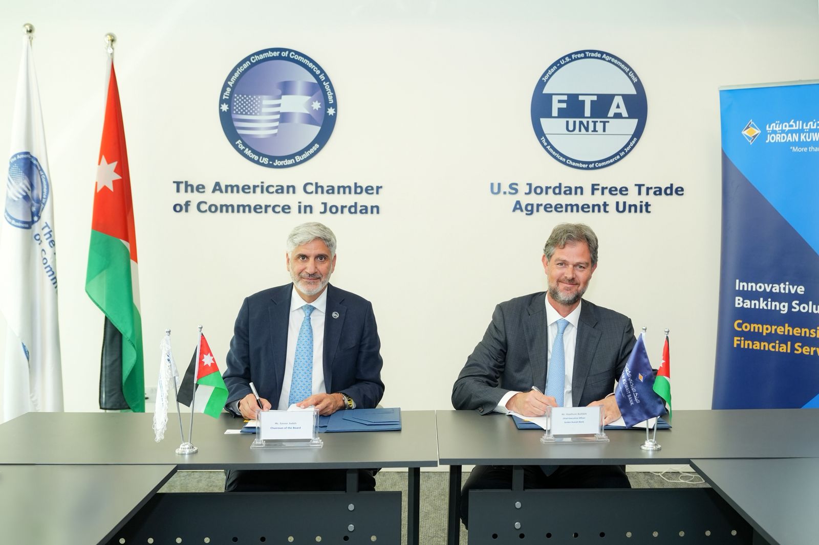 وقع البنك الأردني الكويتي وغرفة التجارة الأمريكية في الأردن (AmCham-Jordan) اتفاقية شراكة استراتيجية لمدة عام