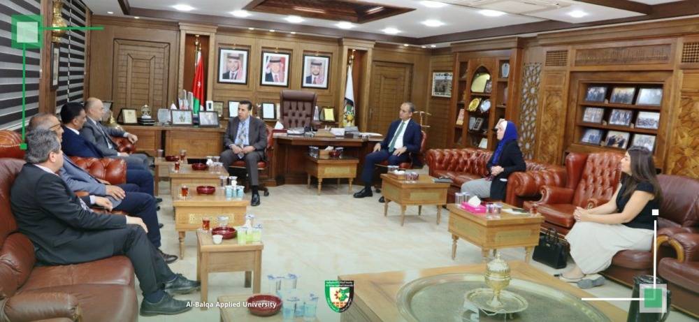 في  إطار تعزيز التعاون الأكاديمي والبحثي وفد من اتحاد الأكاديميين والعلماء العرب يزور جامعة البلقاء التطبيقية