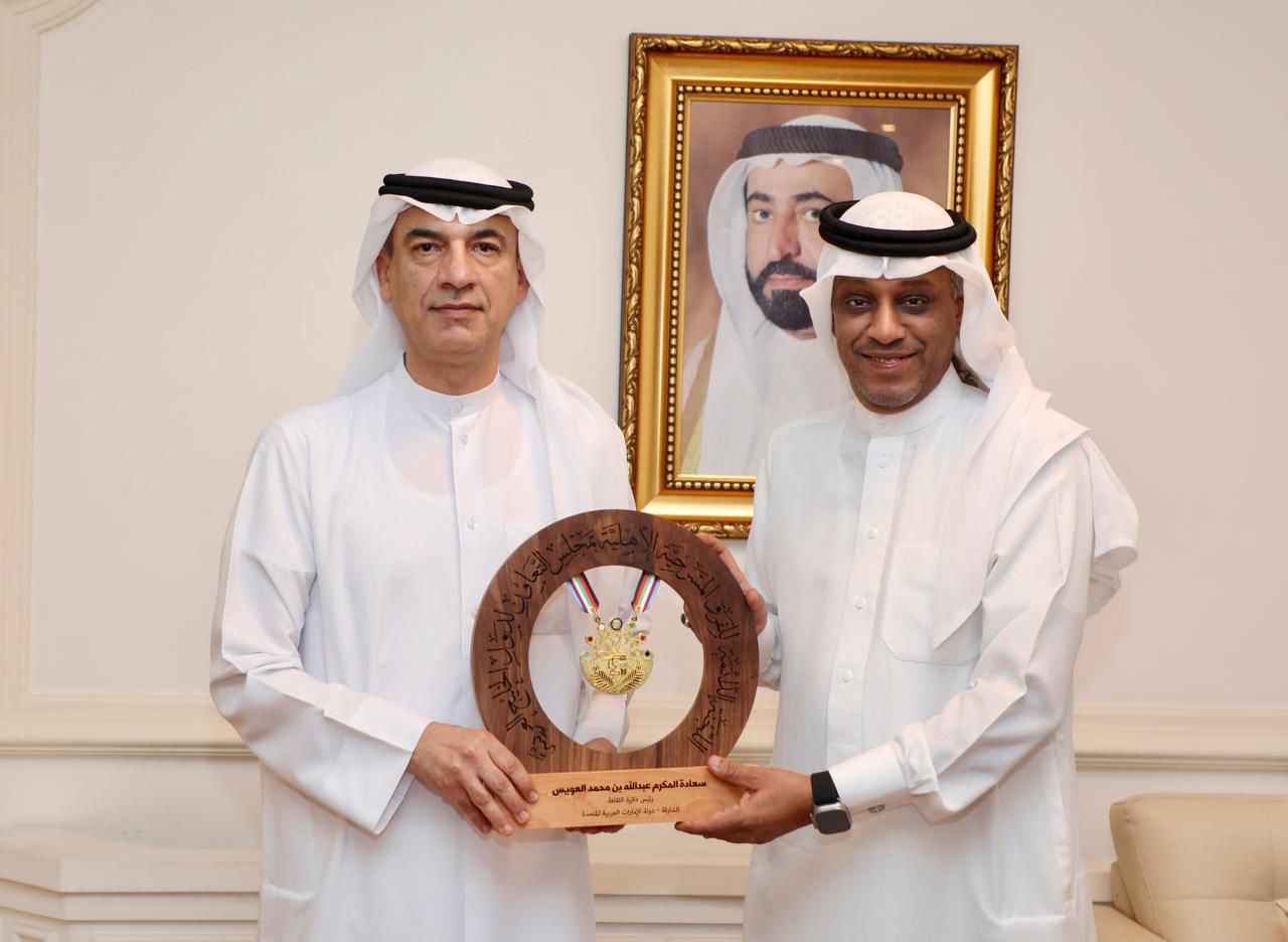 اللجنة الدائمة للفرق المسرحية الخليجية تكرم عبدالله العويس وأحمد بورحيمة