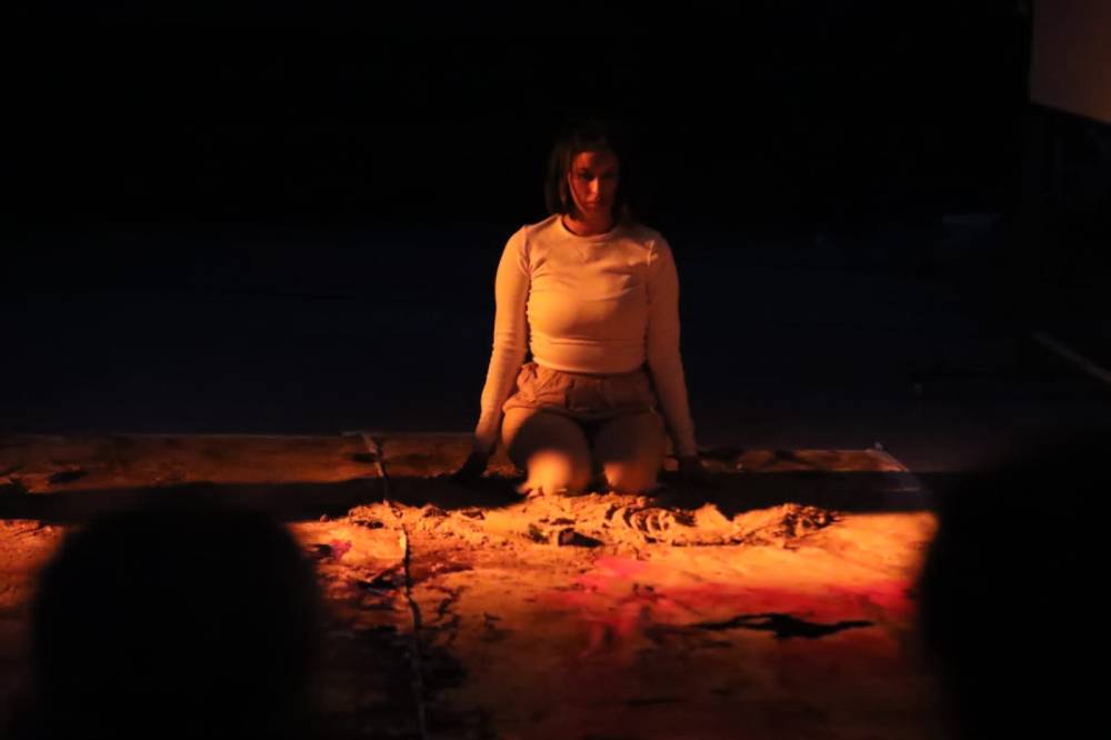 “أوار خامدة”صراع الإنسان مع ذاته وحياة زوجية على حافة الفناء