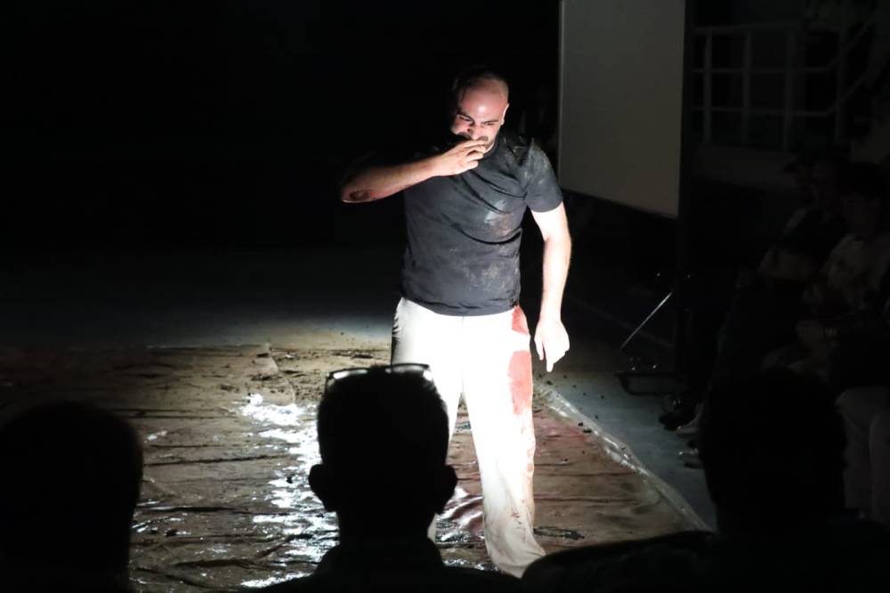 “أوار خامدة”صراع الإنسان مع ذاته وحياة زوجية على حافة الفناء