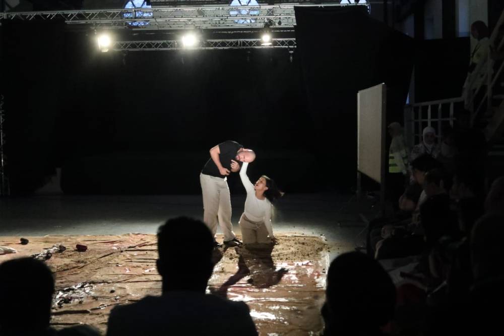 “أوار خامدة”صراع الإنسان مع ذاته وحياة زوجية على حافة الفناء