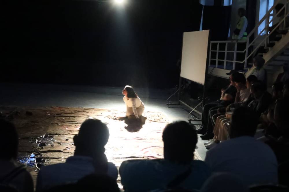 “أوار خامدة”صراع الإنسان مع ذاته وحياة زوجية على حافة الفناء