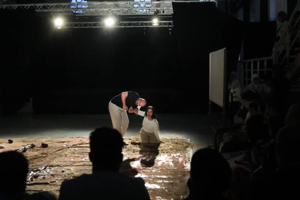 “أوار خامدة”صراع الإنسان مع ذاته وحياة زوجية على حافة الفناء