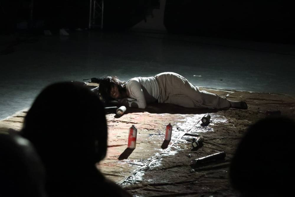 “أوار خامدة”صراع الإنسان مع ذاته وحياة زوجية على حافة الفناء