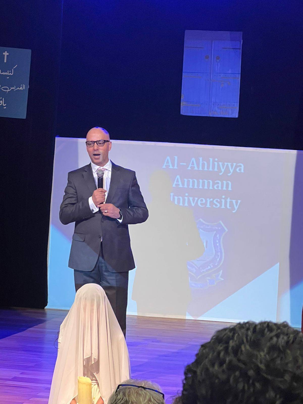 بالصور .. عمان الأهلية تحصد ثلاث جوائز بمهرجان المسرح الدولي بالإسكندرية عن عملها المسرحي يافا والباب الأزرق