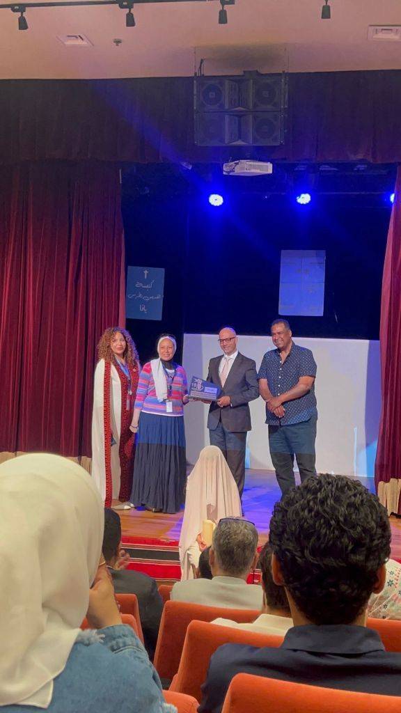 بالصور .. عمان الأهلية تحصد ثلاث جوائز بمهرجان المسرح الدولي بالإسكندرية عن عملها المسرحي يافا والباب الأزرق