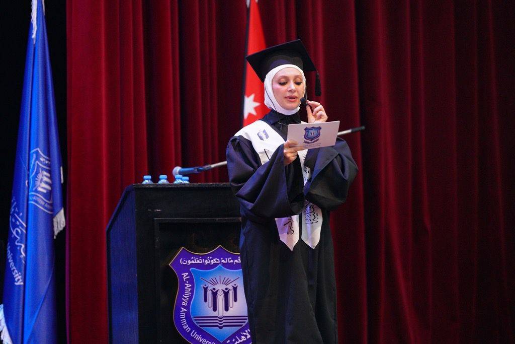 بالصور ... الأميرة آية بنت فيصل ترعى اليوم الأول لإحتفال عمان الأهلية بتخريج طلبتها للفصل الثاني من الفوج 32