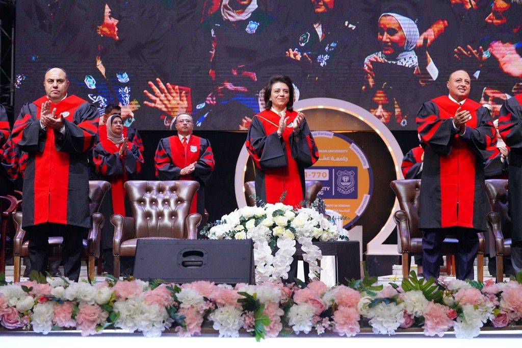 بالصور ... الأميرة آية بنت فيصل ترعى اليوم الأول لإحتفال عمان الأهلية بتخريج طلبتها للفصل الثاني من الفوج 32