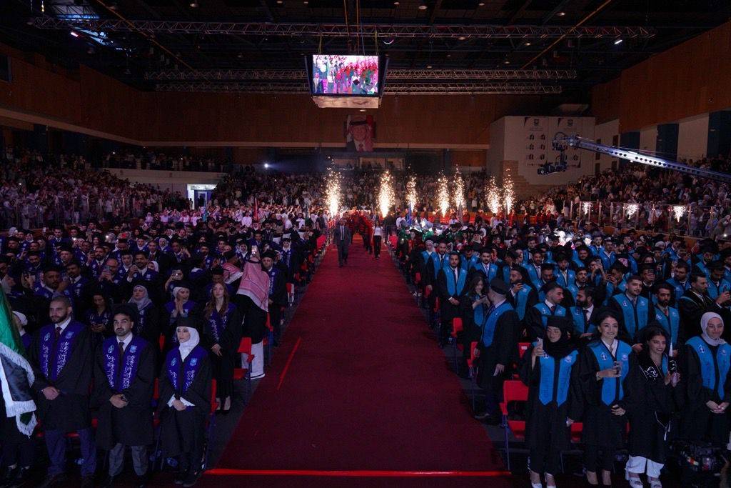 بالصور ... الأميرة آية بنت فيصل ترعى اليوم الأول لإحتفال عمان الأهلية بتخريج طلبتها للفصل الثاني من الفوج 32