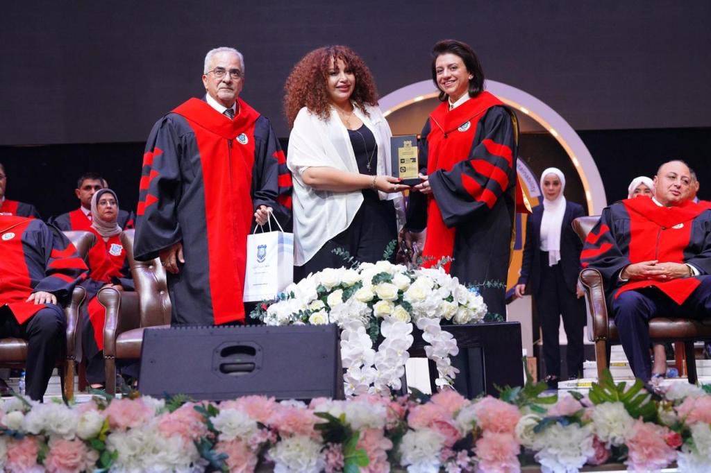 بالصور ... الأميرة آية بنت فيصل ترعى اليوم الأول لإحتفال عمان الأهلية بتخريج طلبتها للفصل الثاني من الفوج 32