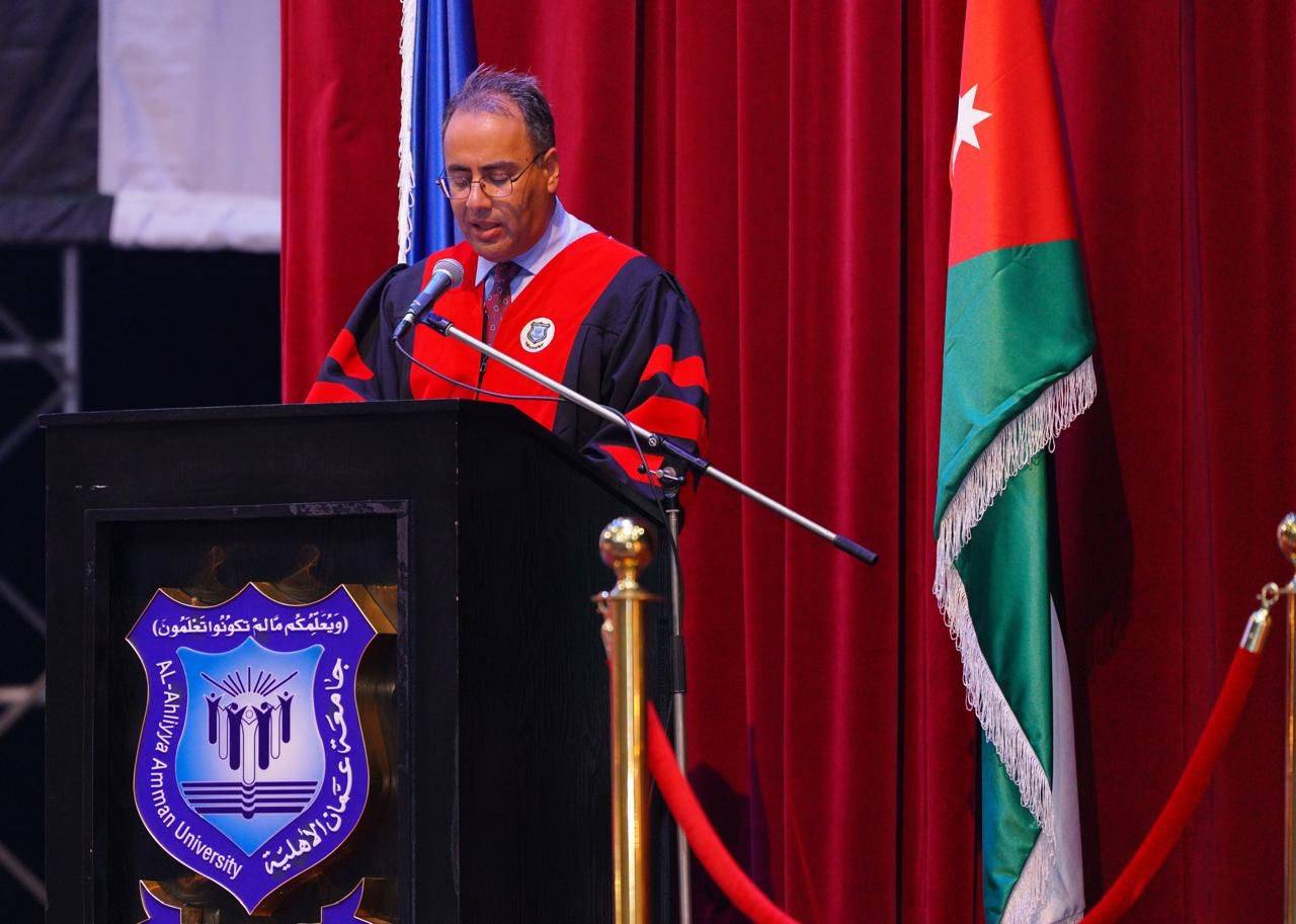 بالصور .. أ.د.حمدان يرعى احتفال عمان الاهلية لليوم الثاني بتخريج طلبة الفصل الثاني من الفوج 32