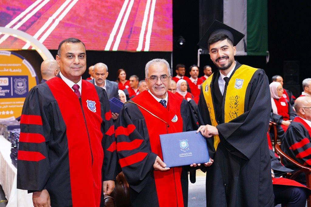 بالصور .. أ.د.حمدان يرعى احتفال عمان الاهلية لليوم الثاني بتخريج طلبة الفصل الثاني من الفوج 32